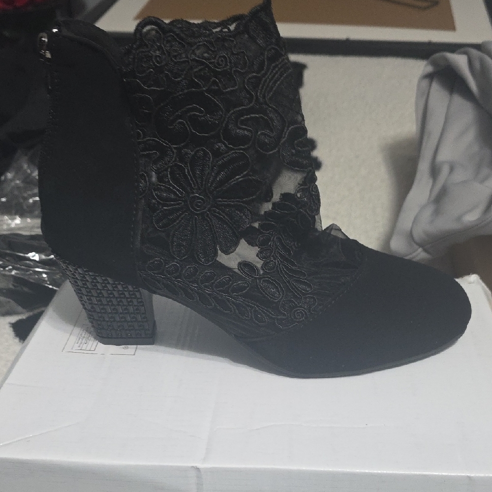 Elegant Black Lace Ankle Boots